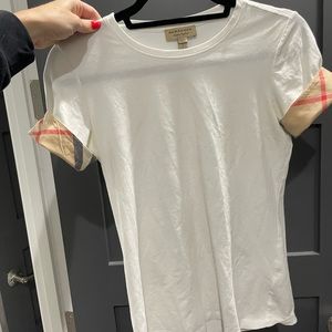 Burberry t shirt, classic print on cuffs of arms